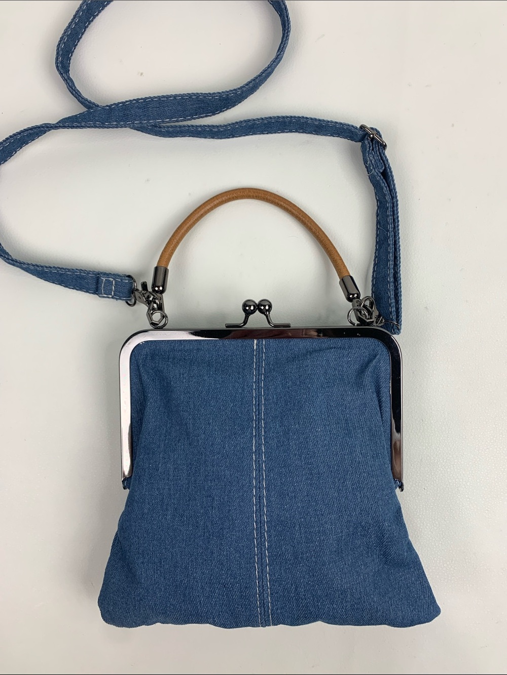 Denim Jean Kiss-Lock Crossbody Bag with wood Top Handle Lined Pockets New